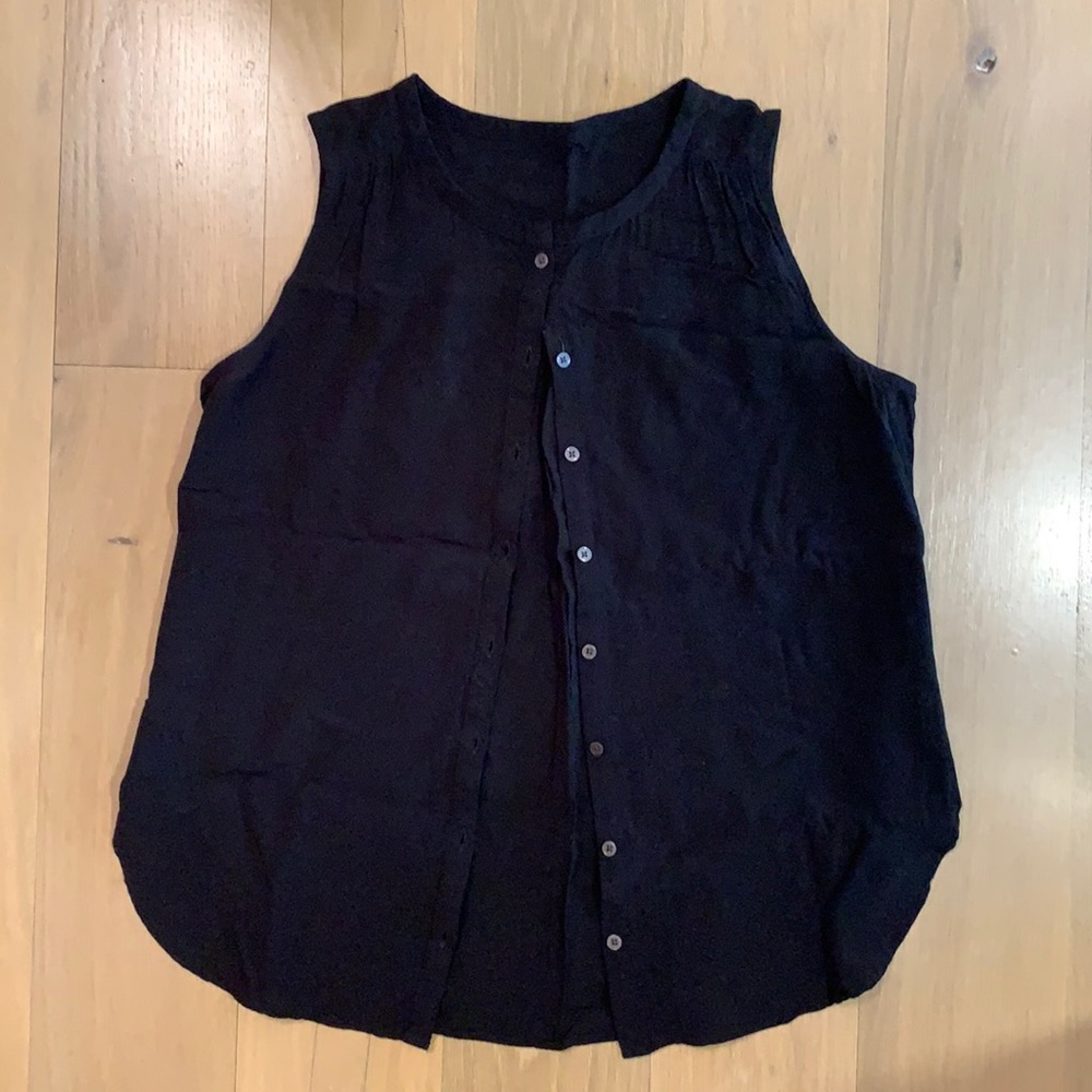 Ann Taylor LOFT sleeveless black button down (tags removed)